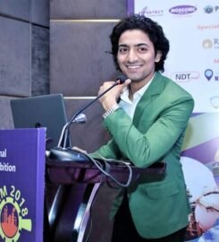 Anchor Shivam Tiwari