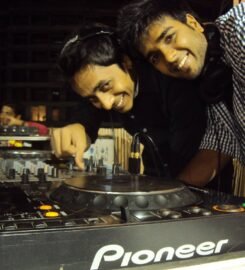 Dj Yash & Dj Chinmay TwinTech