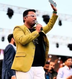 Anchor Sanjay Potdar